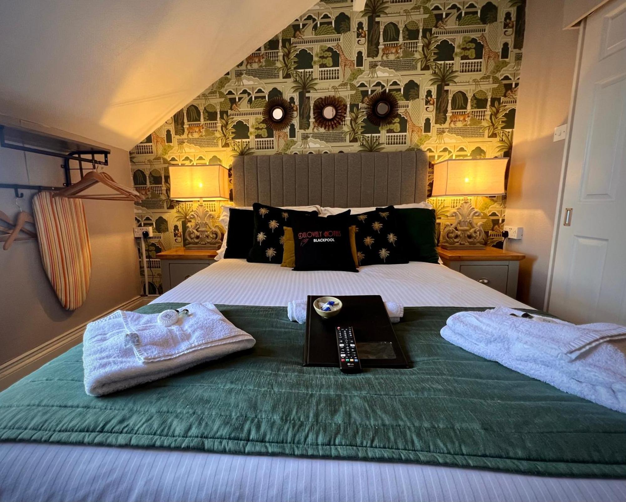 Delovely Hotel 블랙풀 외부 사진