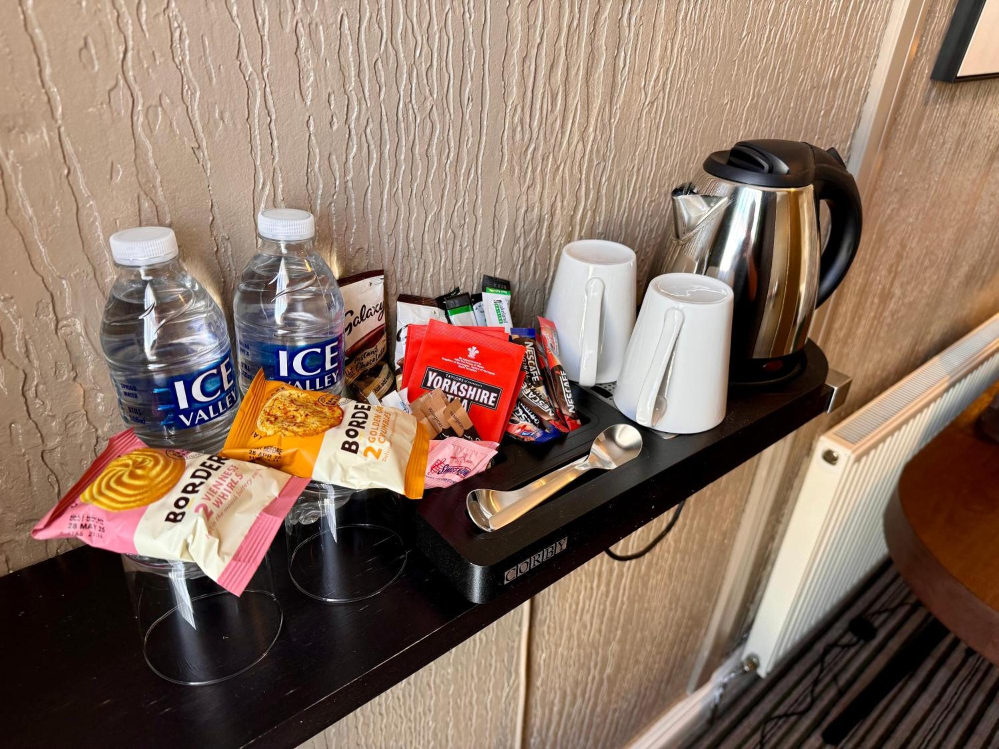 Delovely Hotel 블랙풀 외부 사진
