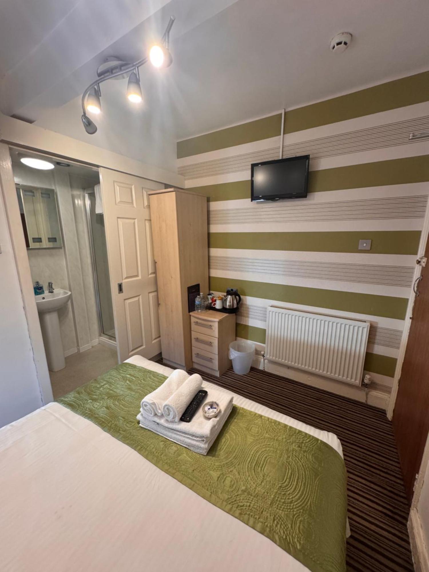 Delovely Hotel 블랙풀 외부 사진