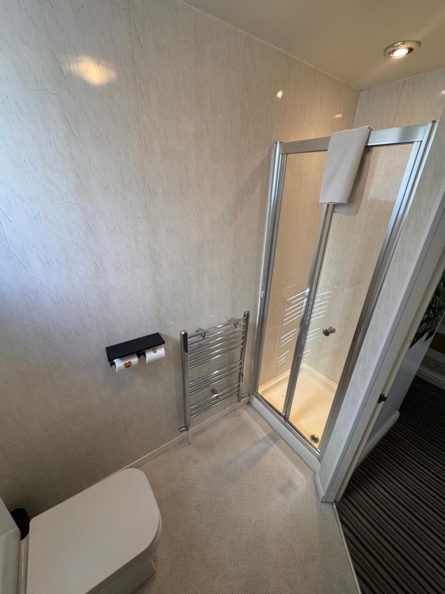 Delovely Hotel 블랙풀 외부 사진